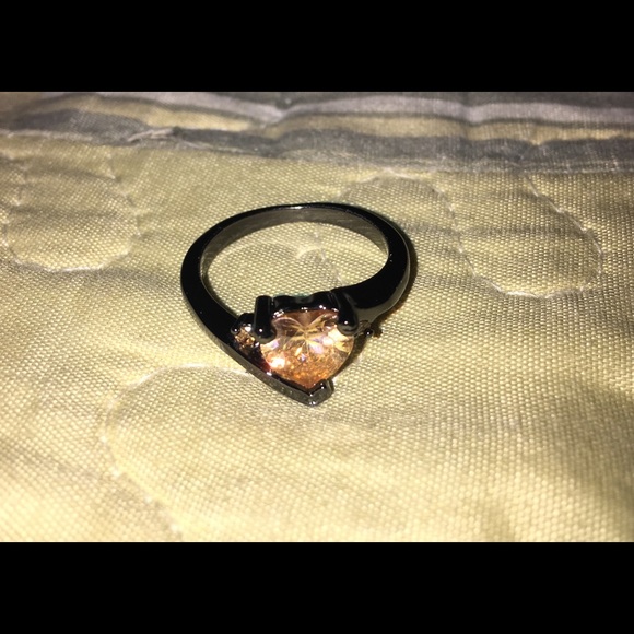 ▪️ BG Filled ▪️Champagne Fashion Ring NWT - Picture 3 of 4